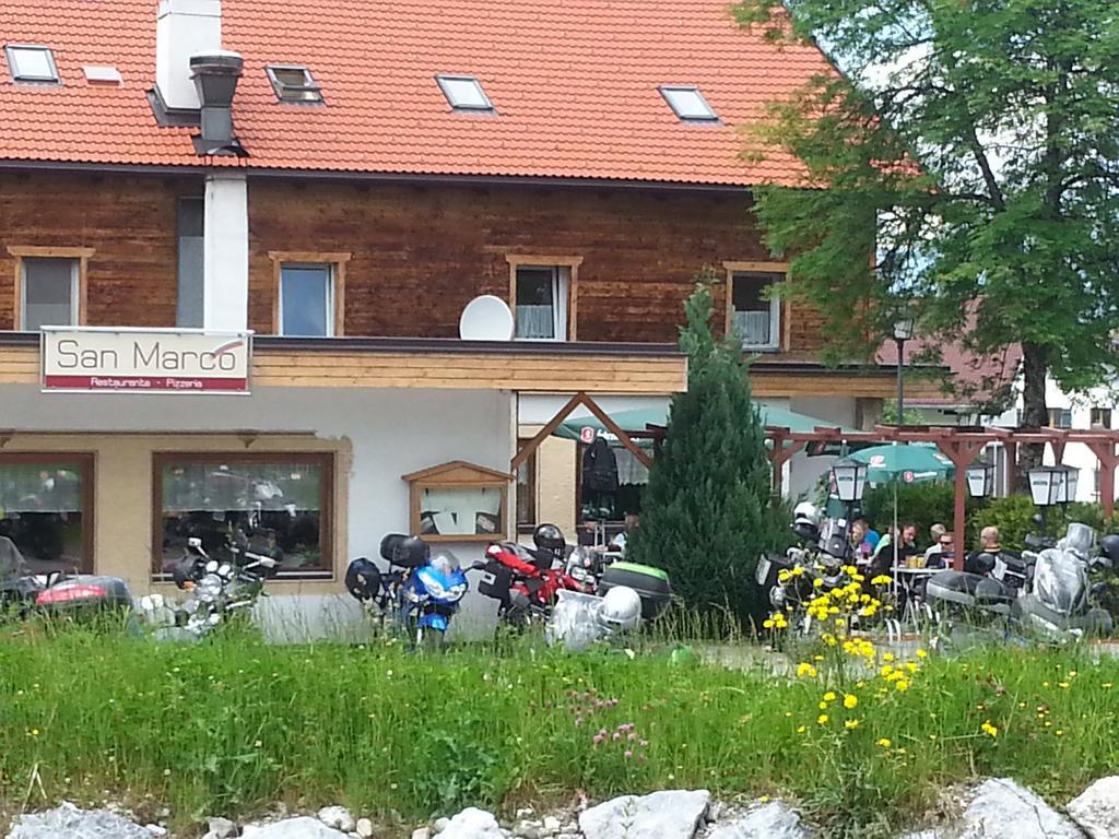 Gasthaus Traube บีเคลบาค ภายนอก รูปภาพ