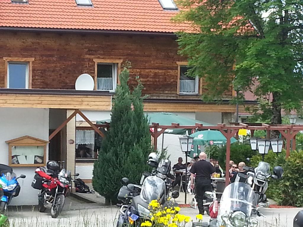 Gasthaus Traube บีเคลบาค ภายนอก รูปภาพ